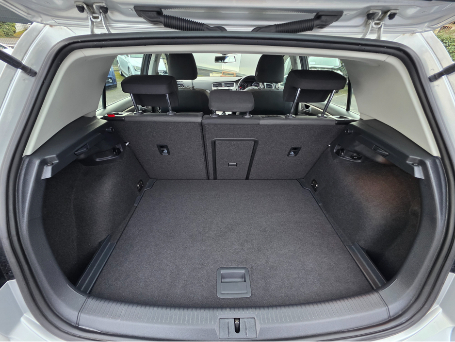 2015 Volkswagen Golf - image 9