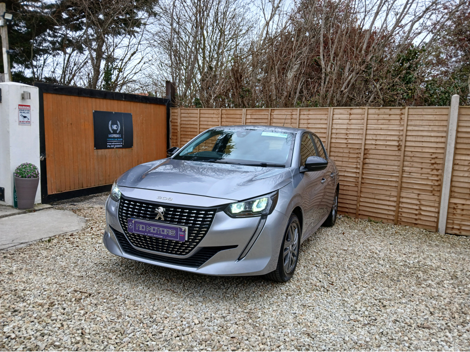 2022 Peugeot 208 - image 3