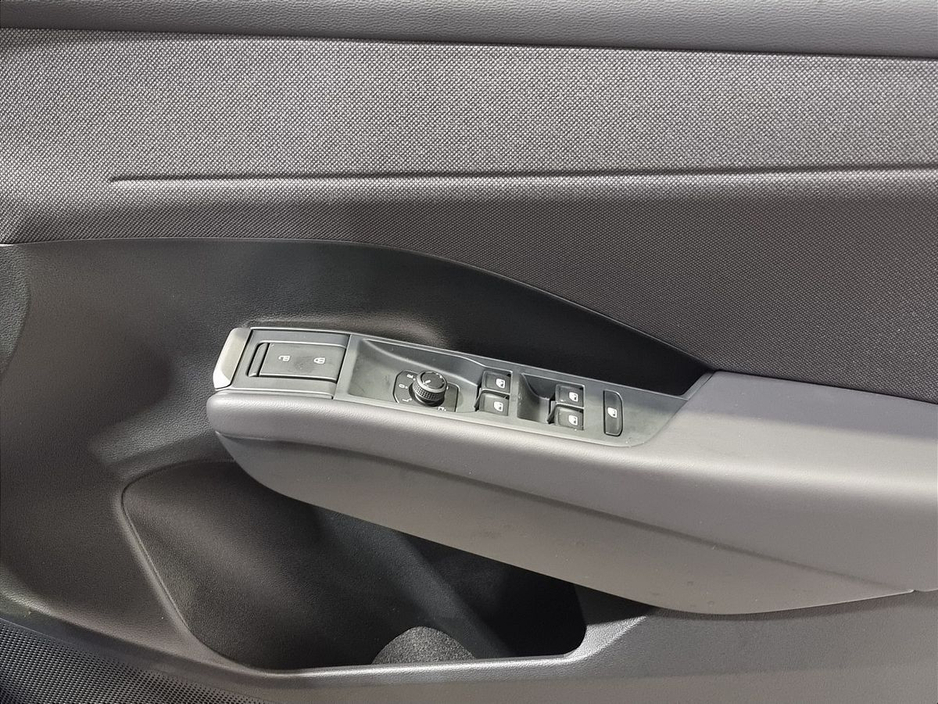 2026 Volkswagen T-Roc - image 23