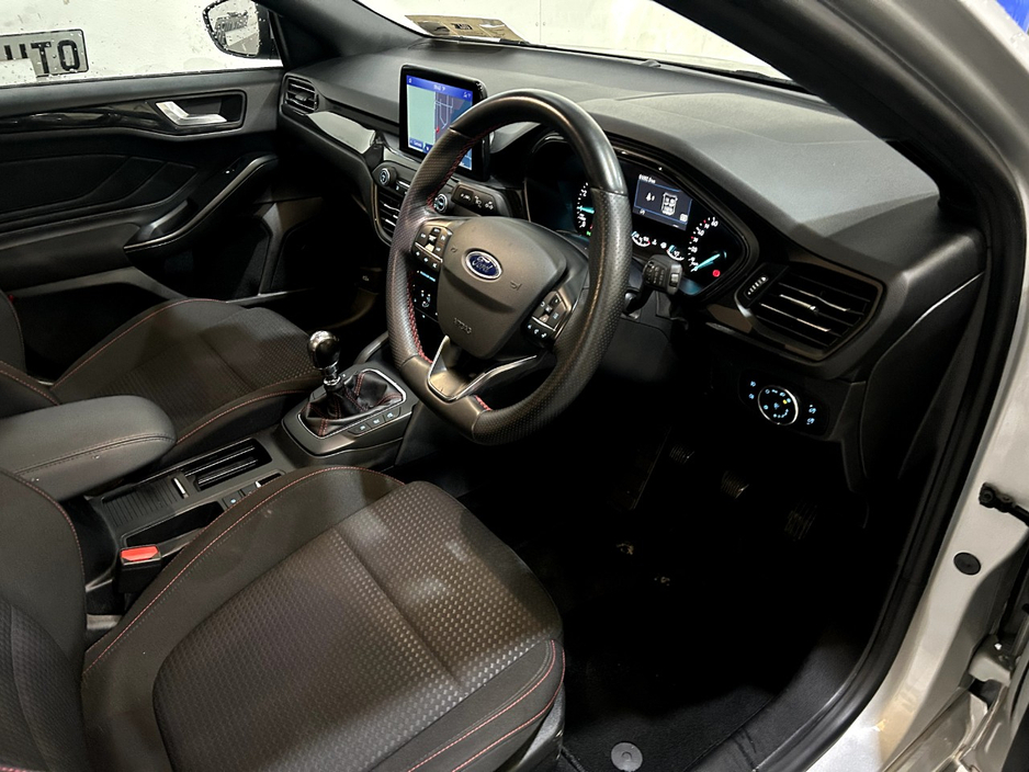 2022 Ford Focus - image 10