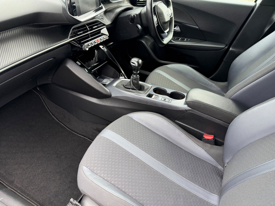 2020 Peugeot 2008 - image 9