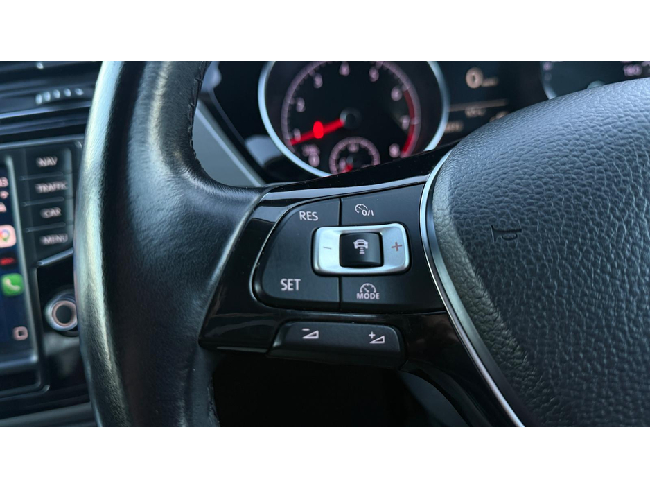 2016 Volkswagen Touran - image 12