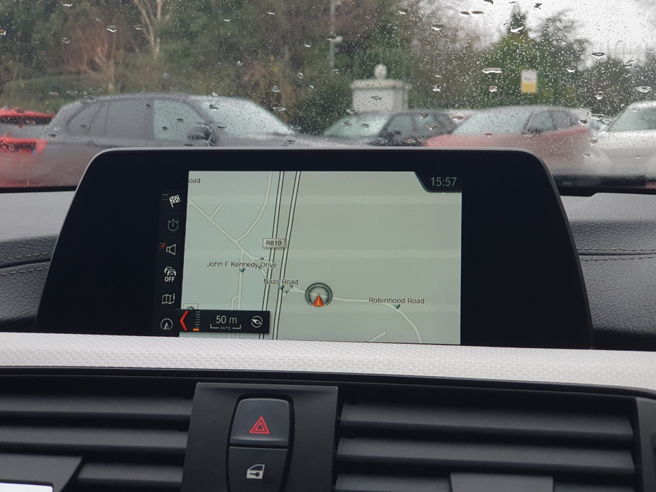 2018 BMW 3 Series - image 19