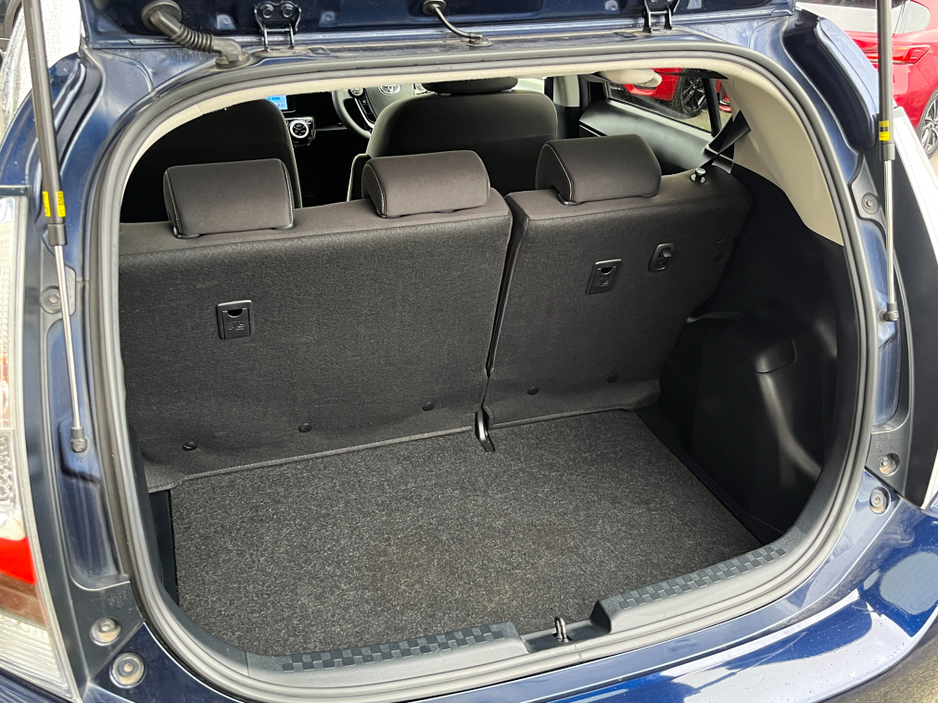 2020 Toyota Aqua - image 8