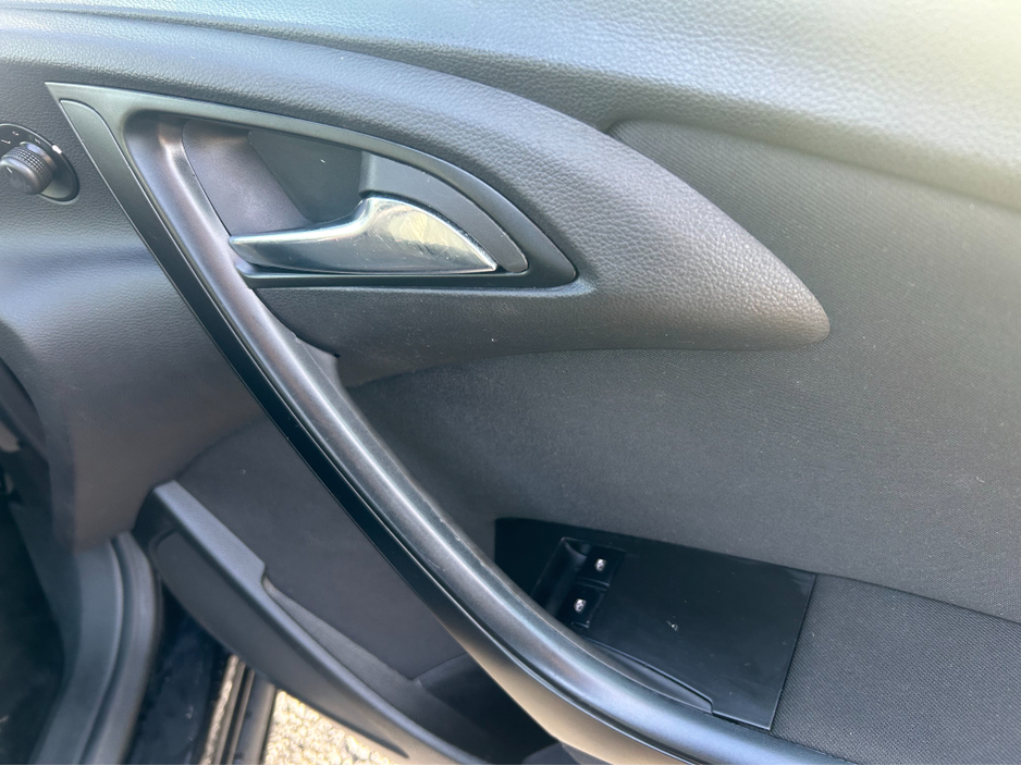 2012 Vauxhall Astra 1.7 CDTI ECOFLEX 5DR €3,895