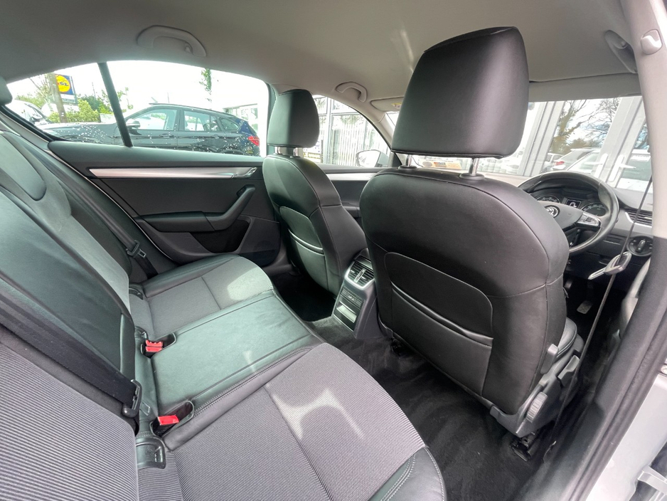2020 Skoda Octavia - image 7