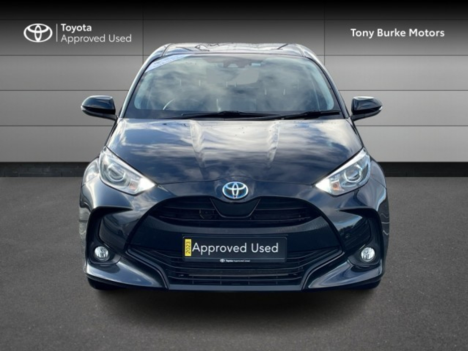 2023 Toyota Yaris 1.5 HYBRID L/SPORT // Remote Central Locking // Front Electric Windows // Rear Electric Windows // Electric Mirrors // Finger Tip Stereo Controls €23,795