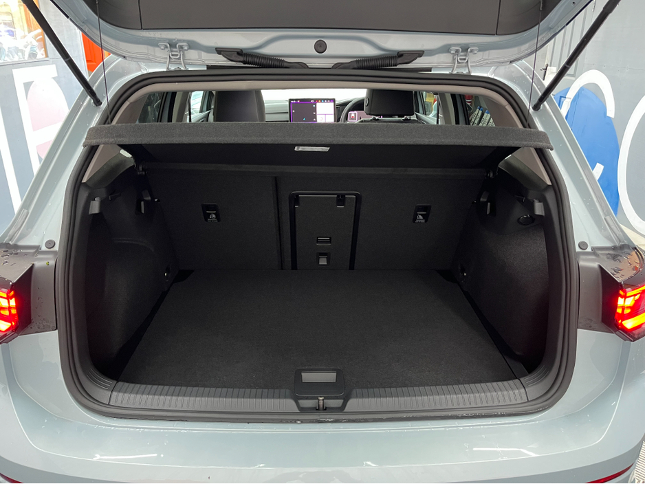 2025 Volkswagen Golf 2025 VOLKSWAGEN GOLF 5D 2.0 AUTOMATIC / CRUISE CONTROL / REVERSE CAMERA / HEATED SEATS / PADDLE SHIFTERS / APPLE CARPLAY / AMBIENT LIGHTS