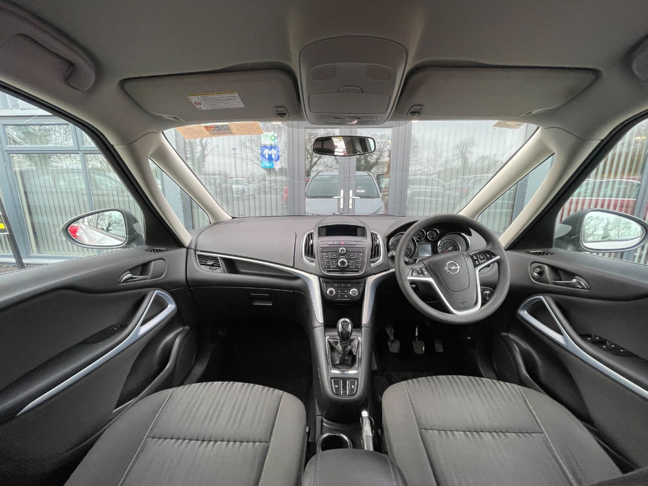 2016 Opel Zafira - image 10