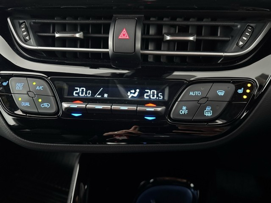 2023 Toyota C-HR HYBRID SPORT €31,450