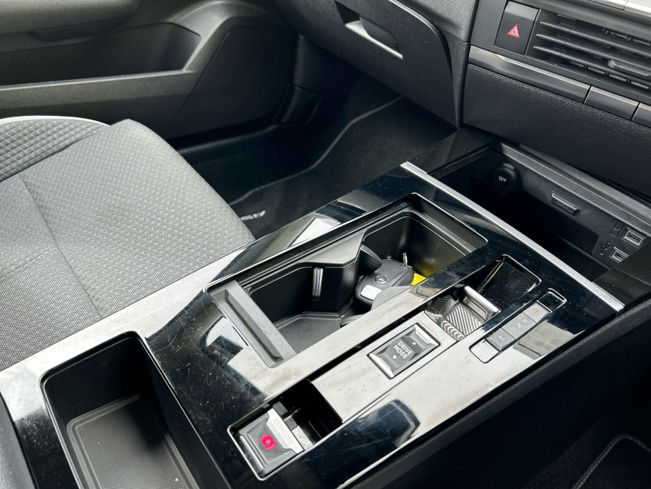 2025 Opel Astra - image 10