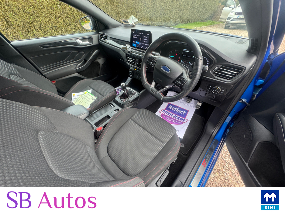 2020 Ford Focus - image 10