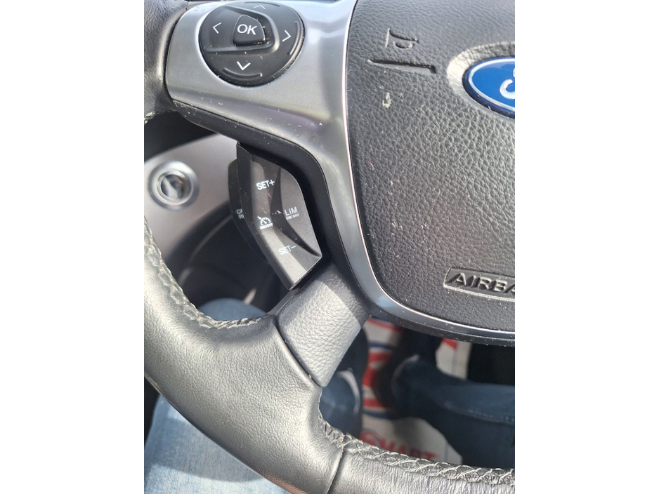 2016 Ford Kuga - image 8