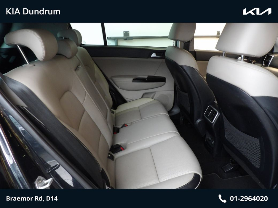 2020 Kia Sportage - image 6