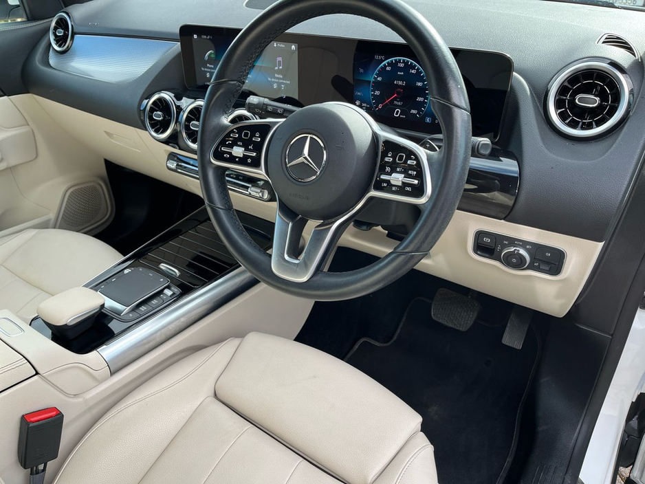 2022 Mercedes-Benz GLA Class - image 8