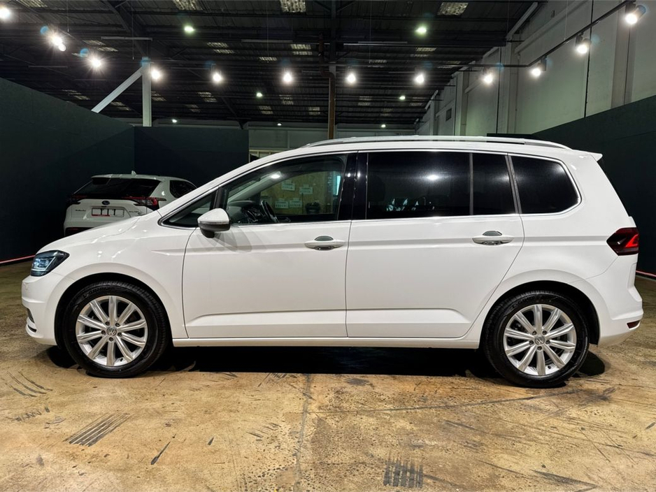 2017 Volkswagen Touran - image 6