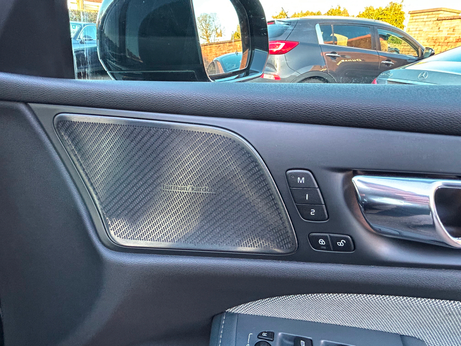 2019 Volvo S60 - image 21