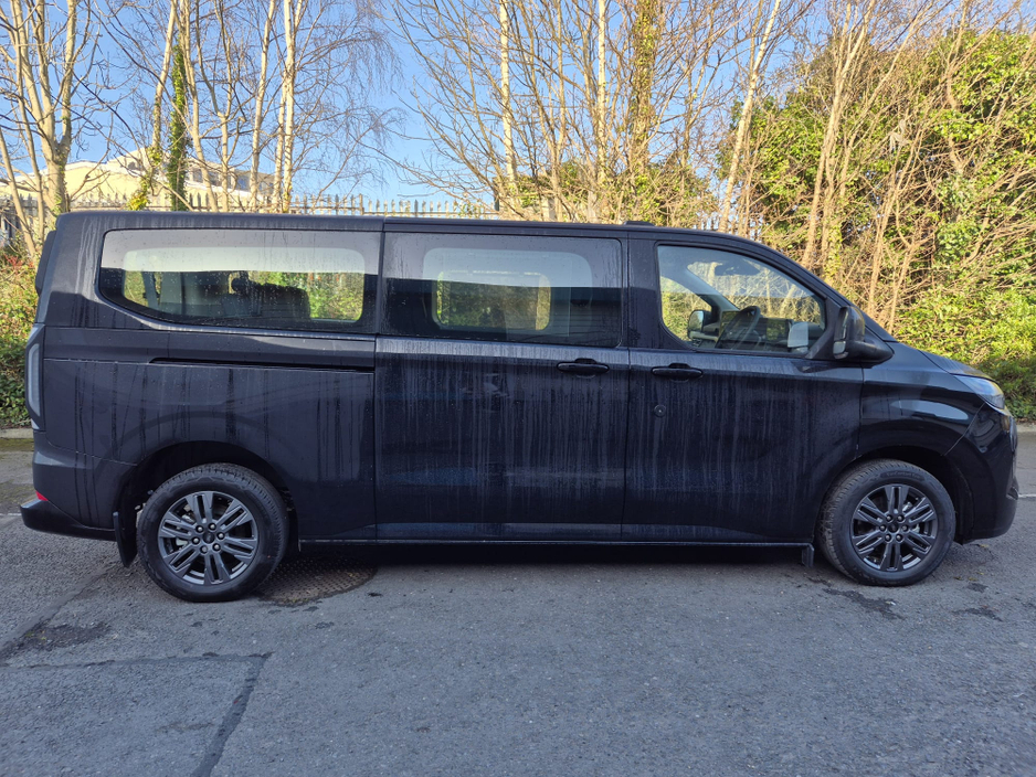 2026 Ford Tourneo Custom - image 5