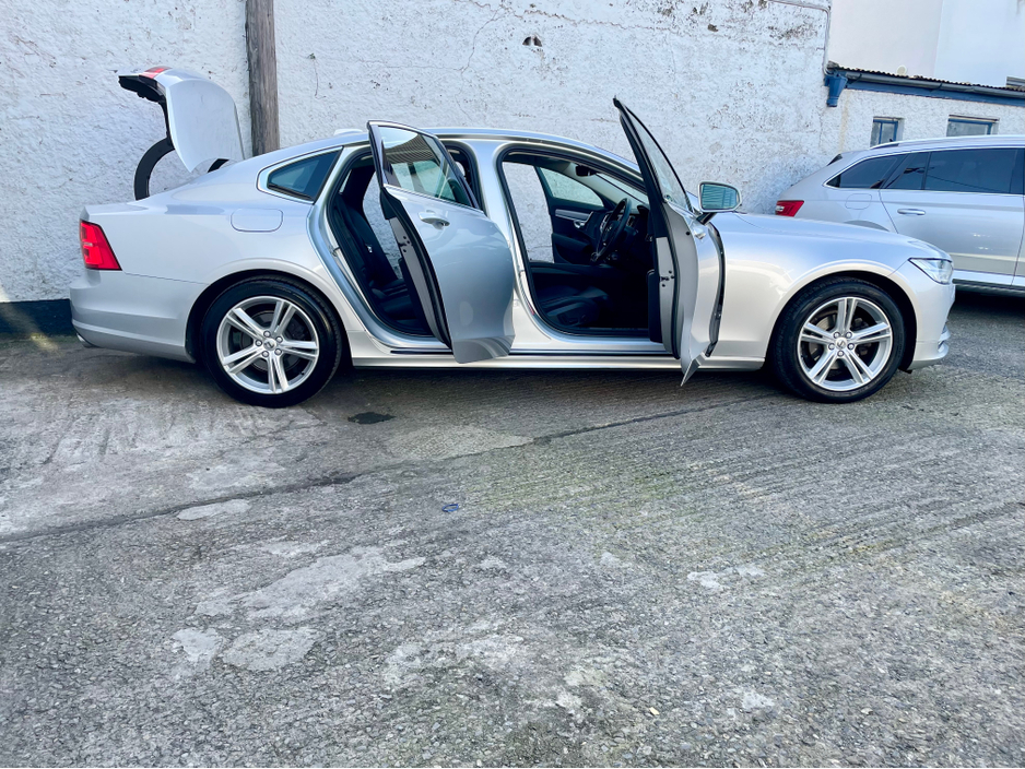2020 Volvo S90 - image 5