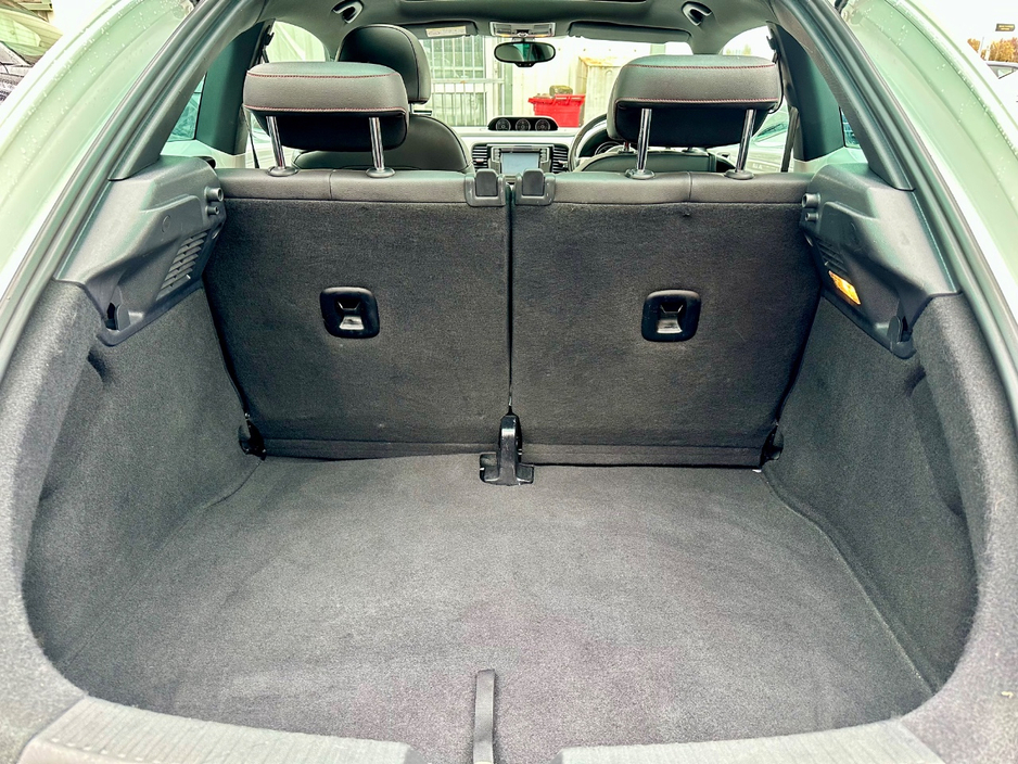 2016 Volkswagen Beetle - image 12