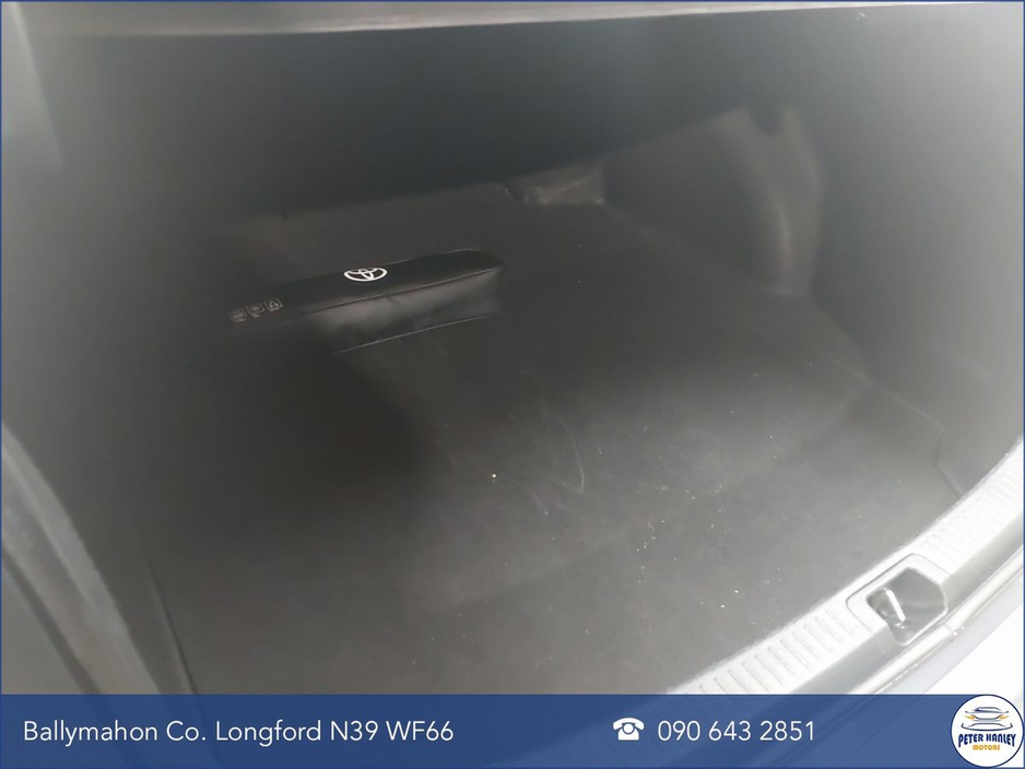 2024 Toyota Corolla 1.8 Hybrid Luna Saloon €29,900