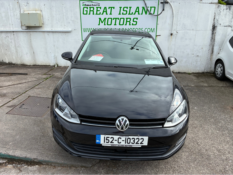 2015 Volkswagen Golf - image 2