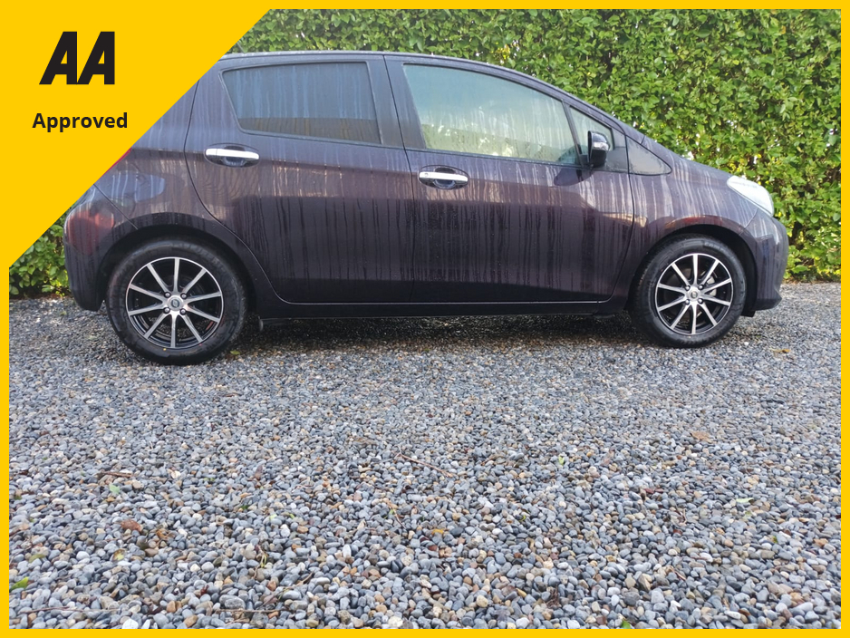 2015 Toyota Yaris 1.3  1320CC 4 CYLINDER PETROL AUTOMATIC PUSH BUTTON START FACTORY IMMOBILISER TOYOTA SAFETY SENSE ONLY 50,176KMS COMPREHENSIVE SERVICE HISTORY (10 STAMPS) JUST FULLY SERVICED NEW NCT& 1 YEAR ROADTAX €11,749