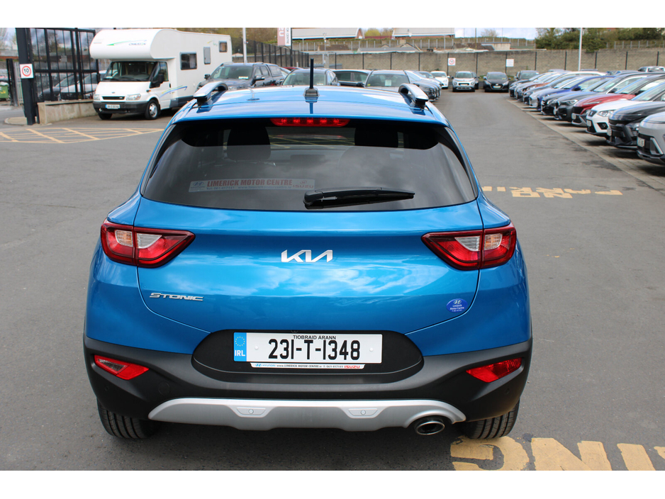 2023 Kia Stonic - image 4