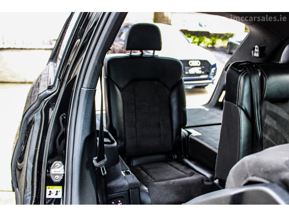 2017 Audi Q7  €37,995