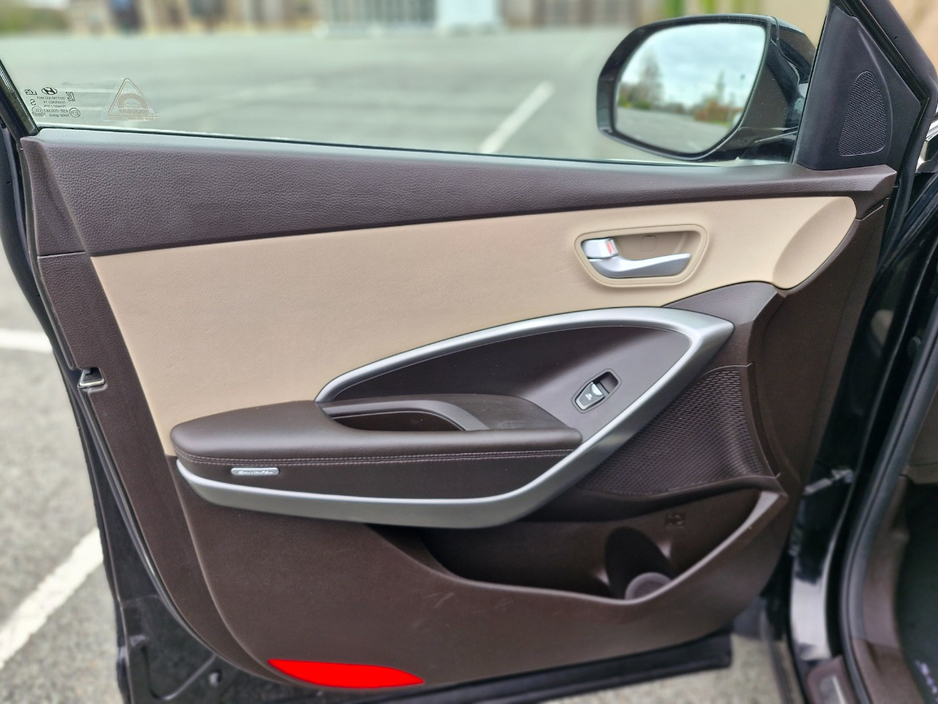 2017 Hyundai Santa Fe - image 18