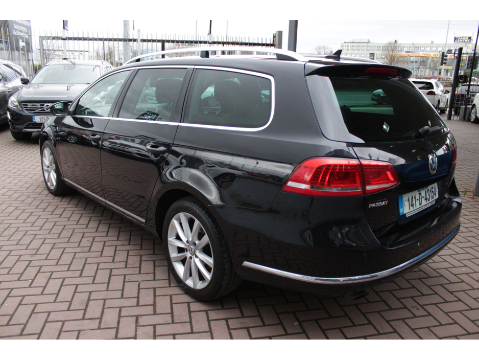 2014 Volkswagen Passat - image 6