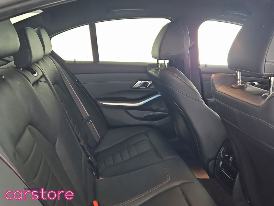 2022 BMW 3 Series 330 E Xdrive M Sport Auto 330 e xDrive M Sport 330 e xDrive 292 12kWh PHEV 113BHP /83kw Step Auto Start/Stop €34,880