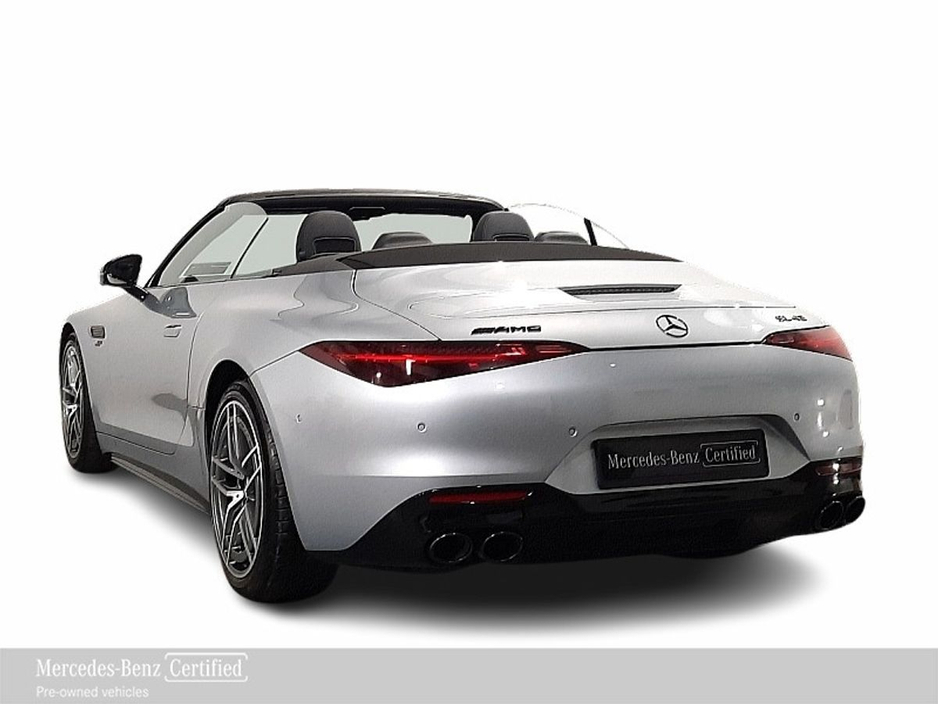 2023 Mercedes-Benz SL Class AMG MERCEDES-AMG SL 43 €99,950