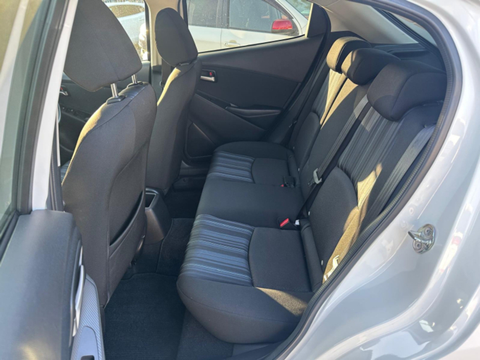 2015 Mazda Demio - image 15