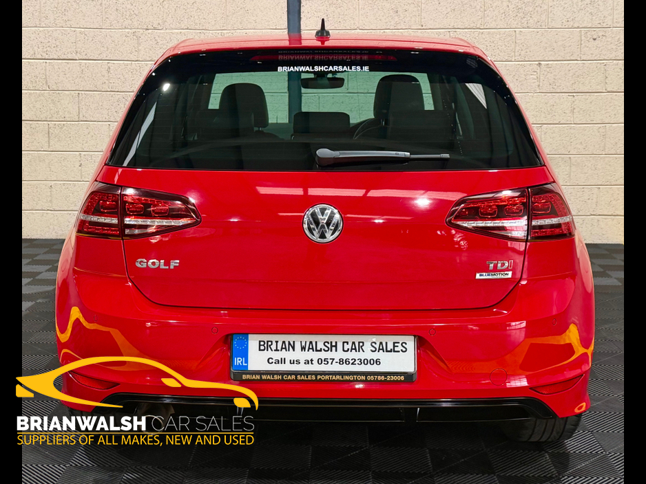 2017 Volkswagen Golf - image 2
