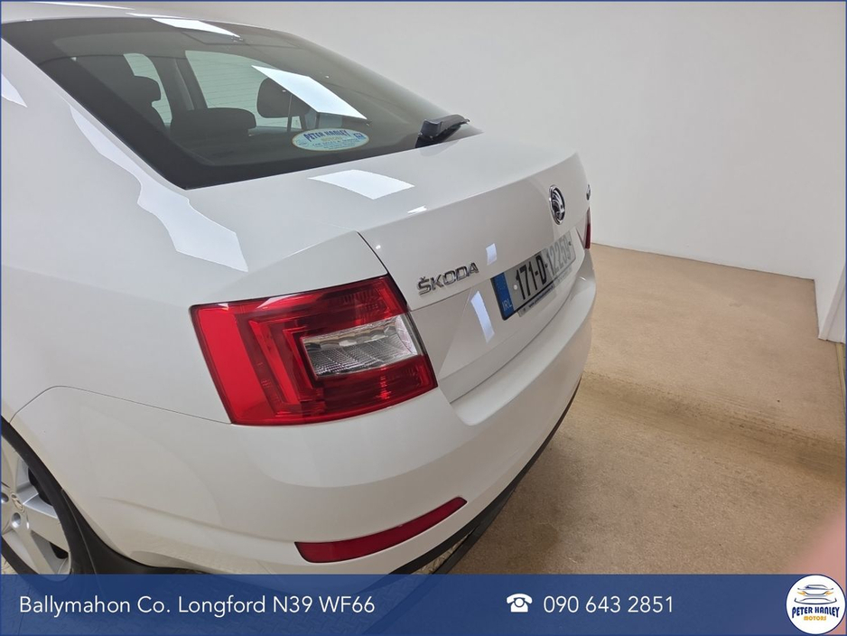 2017 Skoda Octavia - image 28