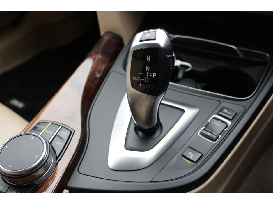 2019 BMW 3 Series - image 15