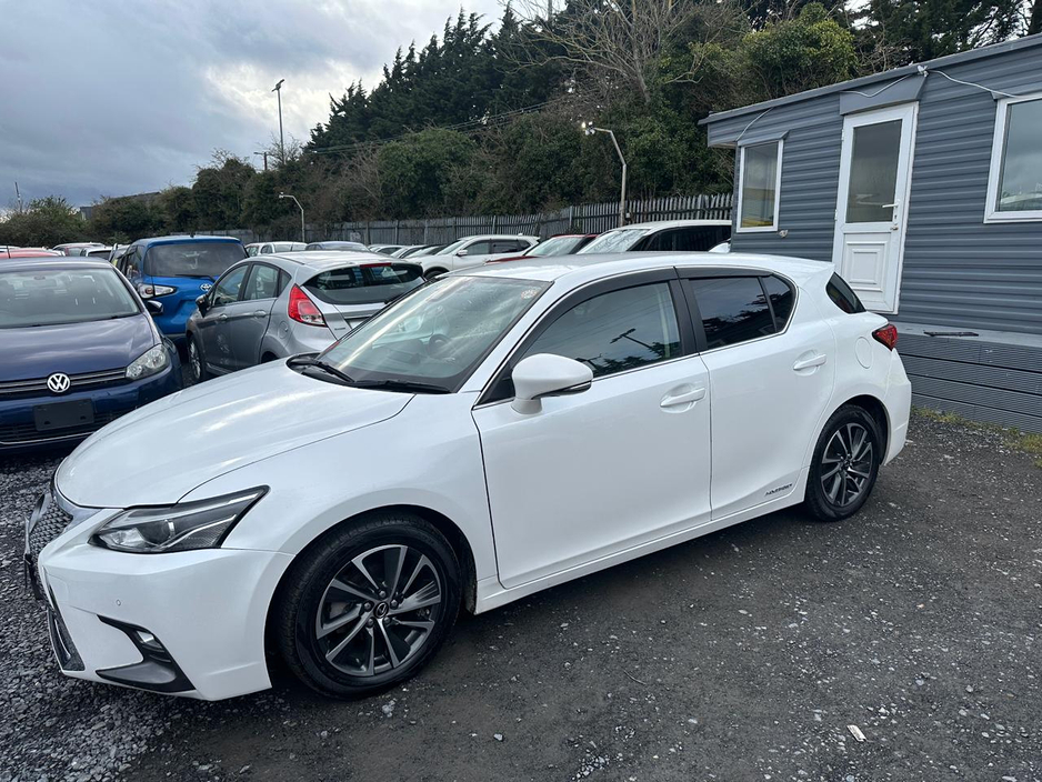 2019 Lexus CT 200 h - image 7