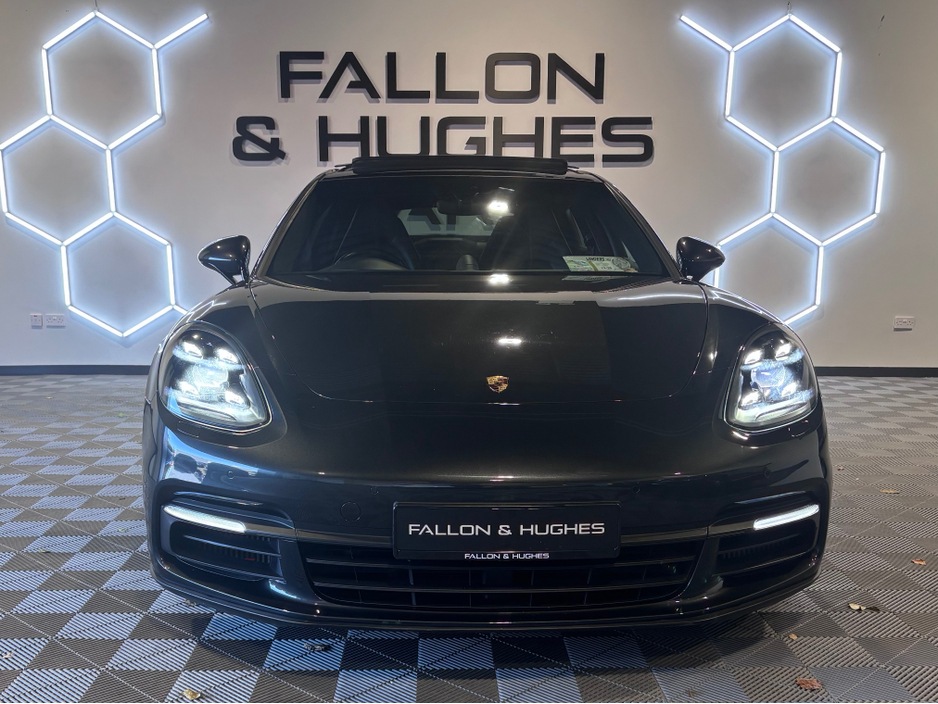 2018 Porsche Panamera - image 13