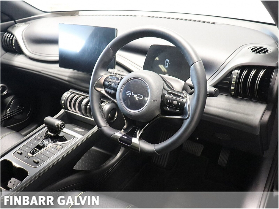 2025 BYD ATTO 3 - image 5