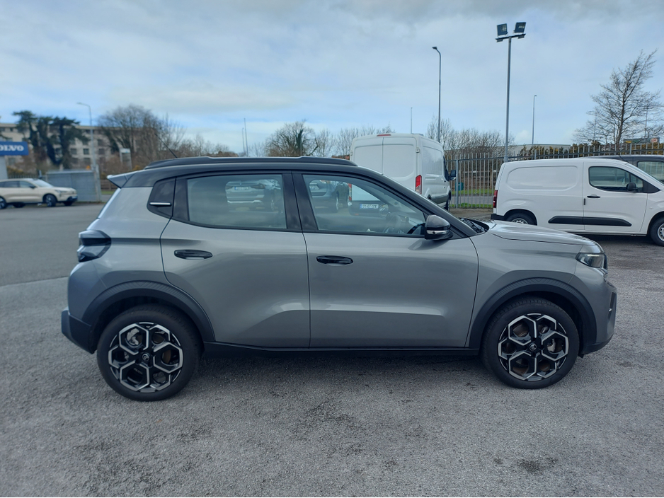 2025 Citroen C3 - image 2