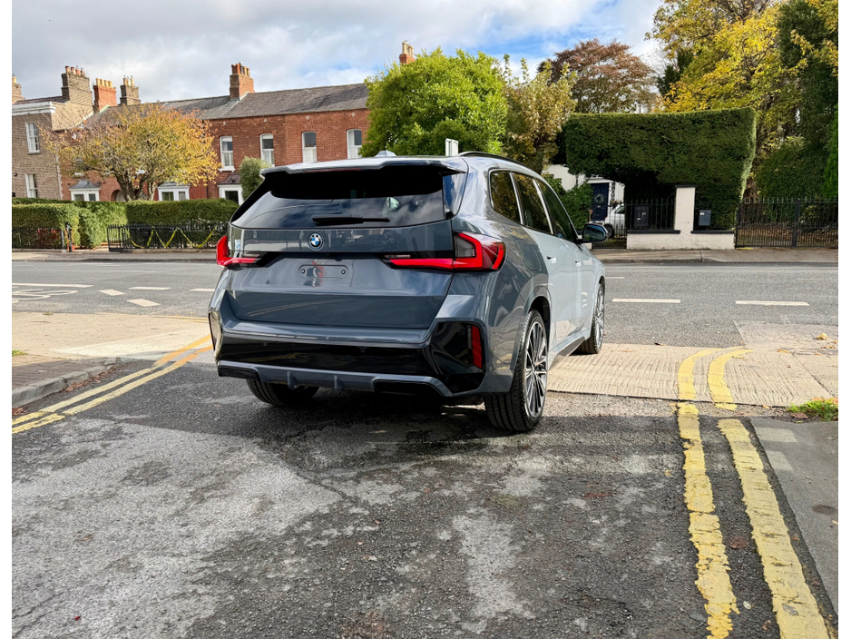 2023 BMW X1 - image 4