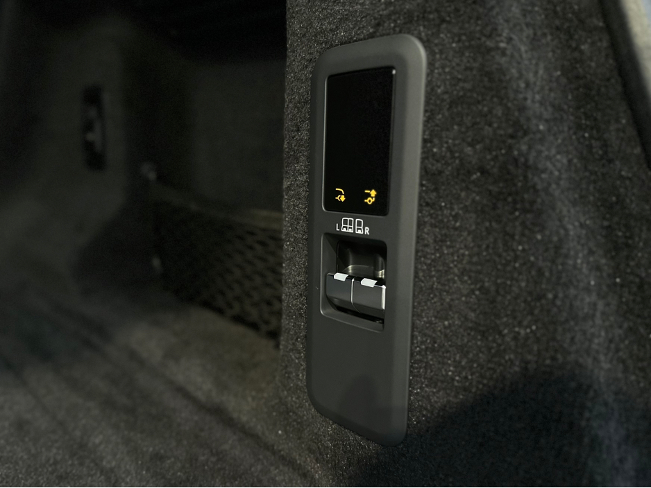 2026 Land Rover Range Rover Sport - image 11