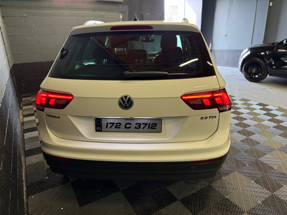 2017 Volkswagen Tiguan - image 4