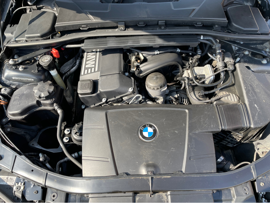 2007 BMW 3 Series - image 17