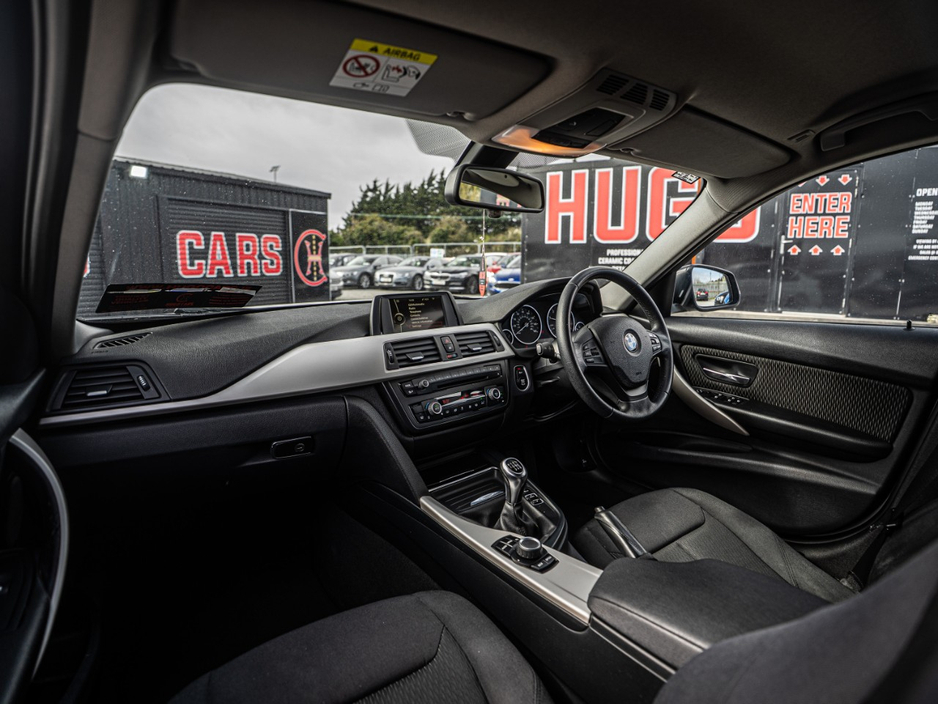 2014 BMW 3 Series - image 30