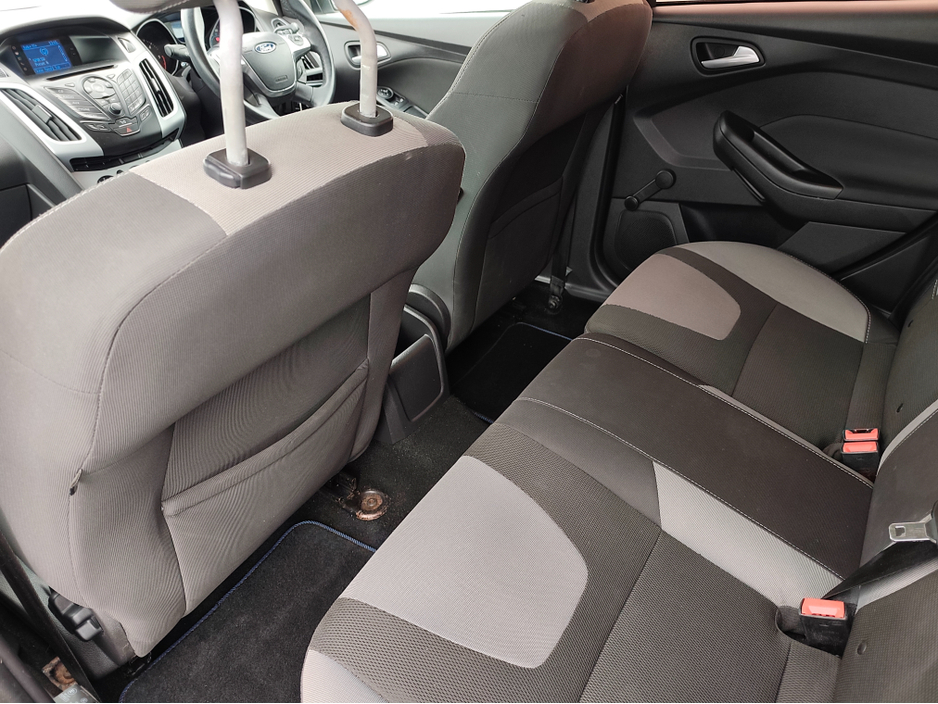 2012 Ford Focus - image 9