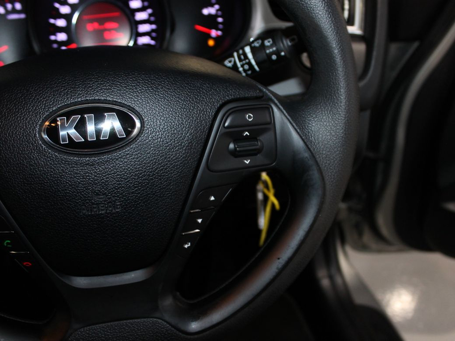 2016 Kia Ceed - image 21