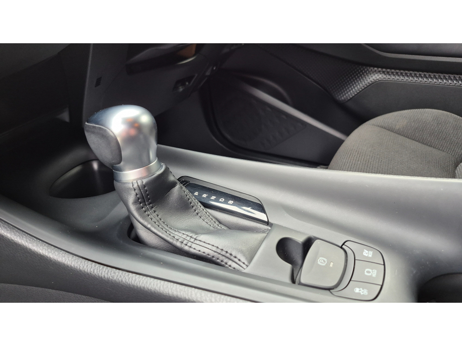 2019 Toyota C-HR 1.8 HYBRID LOW MILEAGE €19,950