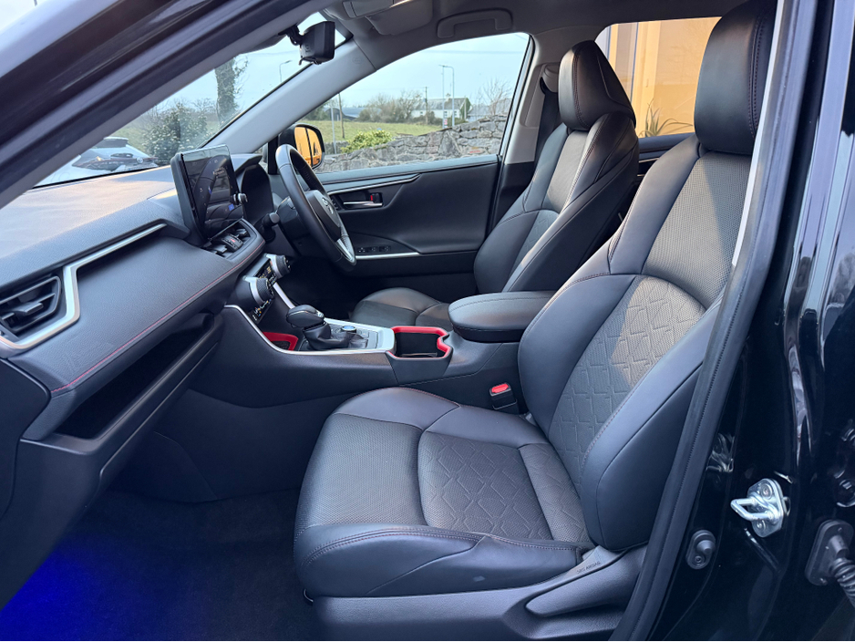 2023 Toyota Rav4 - image 27